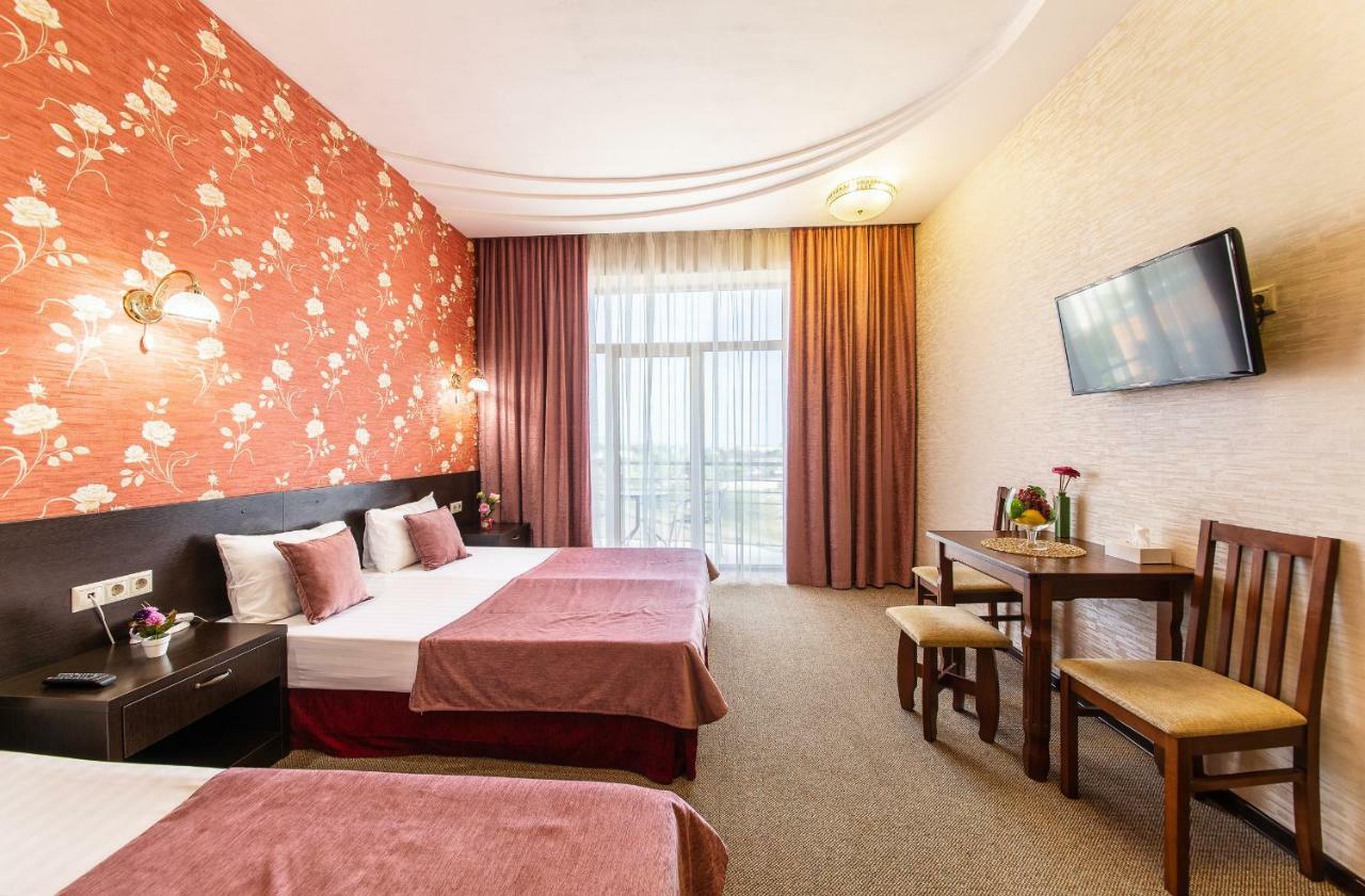 Panorama Hotel Vityazevo Ngoại thất bức ảnh